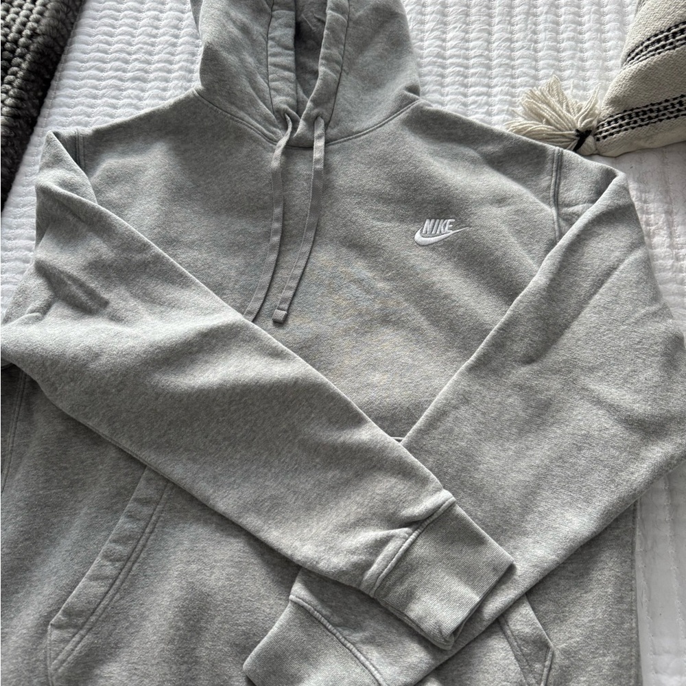 Nike Heather Gray Sweatshirt